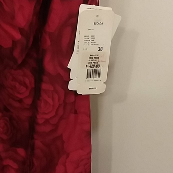 Escada gorgeous dress with red rose design - Picture 4 of 5